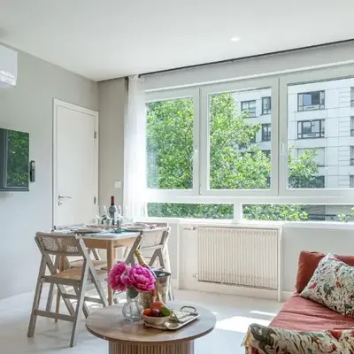 Montparnasse- Hot tub and AC Cosy apartment a prime location 40m2