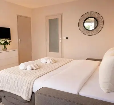 Un ou plusieurs lits dans un hébergement de l'établissement Porte de Versailles - Premium studio with Eiffel Tower view and lift