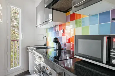 Cuisine ou kitchenette dans l'établissement Le Blanqui - Face RER B Free Parking