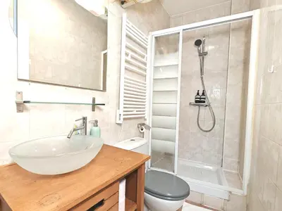 Salle de bains dans l'établissement 3 Pièces près de Paris - Métro 4