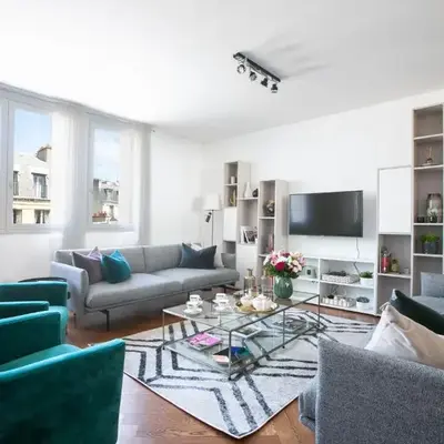 Magnificient 2 Bedrooms with terrace next to champs-elysées - PC62B