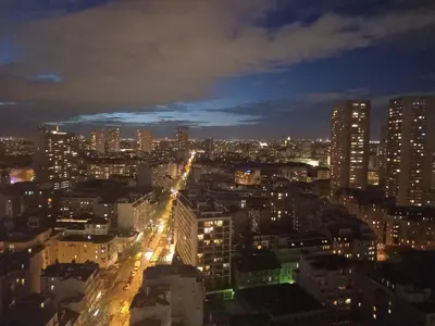 Vue générale sur Paris ou vue de la ville depuis l'appartement