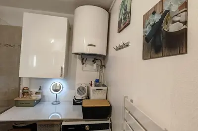 Plan de l'établissement T2 meublé 1 er étage dans un quartier calme à PARIS 17