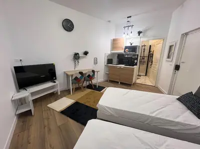 Télévision ou salle de divertissement dans l'établissement Studio proche du stade de France