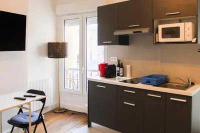 Plan de l'établissement Studio lumineux sous les toits Paris 14ᵉ