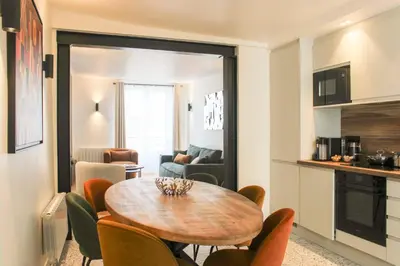 Cuisine ou kitchenette dans l'établissement Charming T3 in the center of Paris