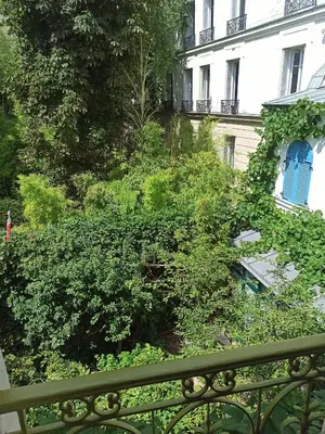 Jardin de l'établissement Chambres d'hôtes calmes sur jardin Paris Batignolles