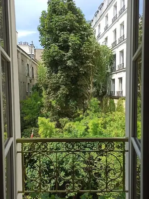 Jardin de l'établissement Chambres d'hôtes calmes sur jardin Paris Batignolles