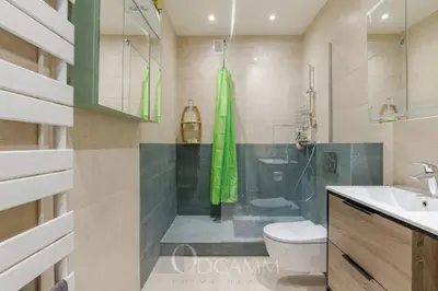 Salle de bains dans l'établissement Triangle d or Champs Elysées