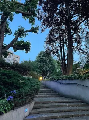 Jardin de l'établissement Studio cadre bucolique Neuilly Paris