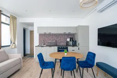 Cuisine ou kitchenette dans l'établissement New two bedroom two bathroom apartment Paris 15 near Eiffel with air conditioning