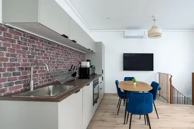 Cuisine ou kitchenette dans l'établissement New two bedroom two bathroom apartment Paris 15 near Eiffel with air conditioning
