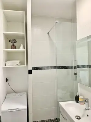 Salle de bains dans l'établissement Cosy studio Balcon Paris Montparnasse