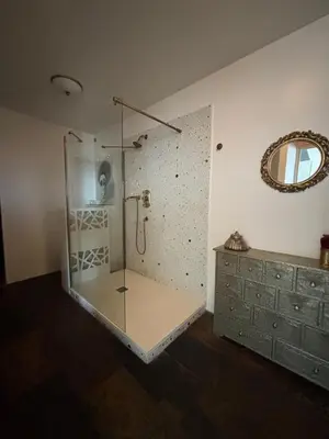 Salle de bains dans l'établissement Panoramic Glam Appart à Neuilly-sur-Seine