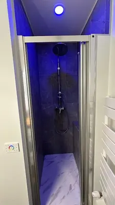 Salle de bains dans l'établissement Location Proche La Défense - Stade Arena - Paris 10 min - Idéal Affaires Tourisme