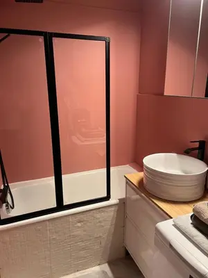 Salle de bains dans l'établissement Montmartre joli 2 pièces au pied du Sacré Coeur