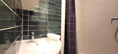 Salle de bains dans l'établissement EXPO - Paris Porte de Versailles Parc des Expo à 5min avec parking