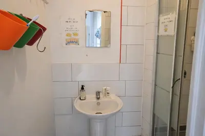 Salle de bains dans l'établissement Korean Style Minbak Number Two PARIS
