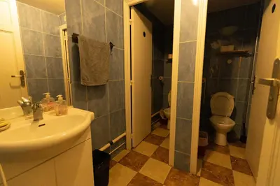 Salle de bains dans l'établissement Korean Style Minbak Number Two PARIS