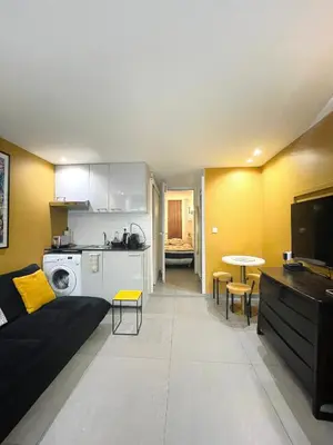 Cuisine ou kitchenette dans l'établissement Chic studio Marais Paris centre