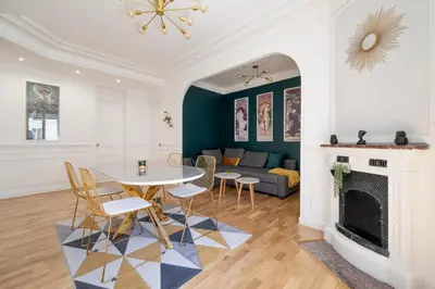 Coin salon dans l'établissement Art de Vivre - Très bel appartement à Paris