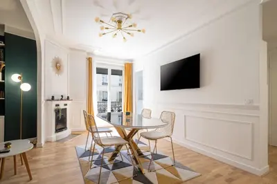 Cuisine ou kitchenette dans l'établissement Art de Vivre - Très bel appartement à Paris