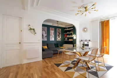 Coin salon dans l'établissement Art de Vivre - Très bel appartement à Paris