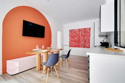 Cuisine ou kitchenette dans l'établissement Charming apt with patio - 2BD4P - Monceau Park