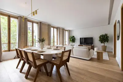Télévision ou salle de divertissement dans l'établissement Sublime Apt - 3BD-6P - Arc De Triomphe