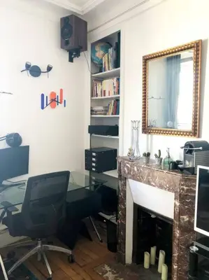 Cuisine ou kitchenette dans l'établissement Central Paris Charming Flat