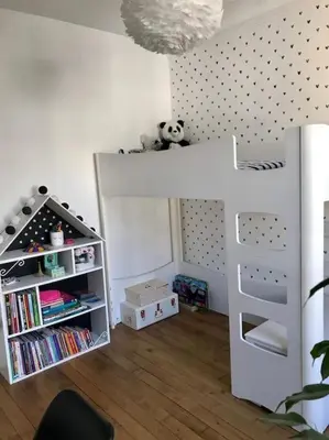 Bibliothèque dans l'appartement