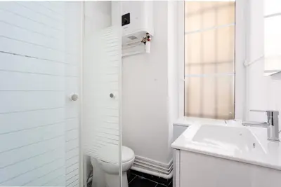 Salle de bains dans l'établissement Studio en Plein Centre de Paris