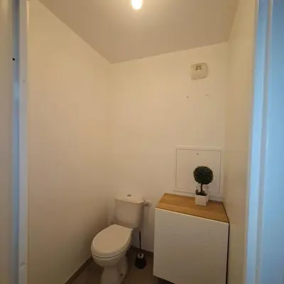 Salle de bains dans l'établissement Appart Cosy Family near JO2024