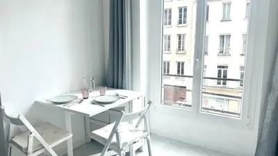 Balcon ou terrasse dans l'établissement 117- Charmant Appartement Cosy pour 5 au Cœur de Paris