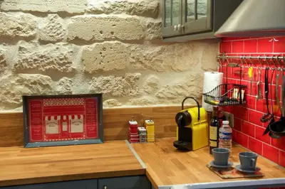 Cuisine ou kitchenette dans l'établissement Lavie Maison Montmartre Cozy Studio