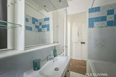Salle de bains dans l'établissement Flexliving - room - Hameau