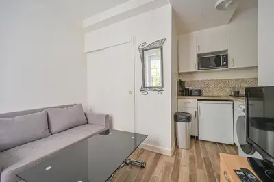Cuisine ou kitchenette dans l'établissement Appartement Suite Truffaut
