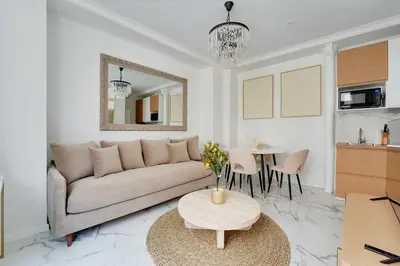 Cuisine ou kitchenette dans l'établissement Cosy and Chic 1BR - 4P- Eiffel Tower - Trocadero