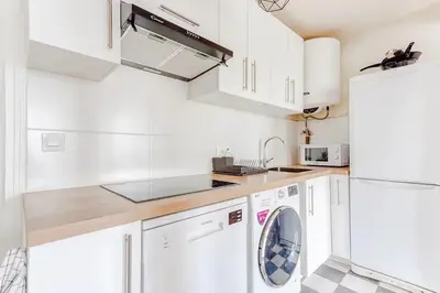 Cuisine ou kitchenette dans l'établissement GuestReady - Séjour près de l'Atelier des Lumières