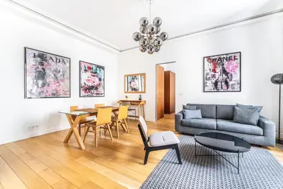 Coin salon dans l'établissement Luxury Appartement Champs Elysees