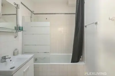 Salle de bains dans l'établissement Flexliving - whole flat - Bausset