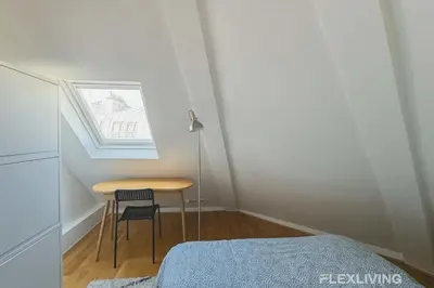 Un ou plusieurs lits dans un hébergement de l'établissement Flexliving - room - Bausset