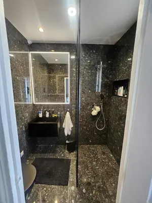 Salle de bains dans l'établissement LUXURY APPARTMENT IN 7th DISTRICT WITH TOUR EIFFEL VIEW