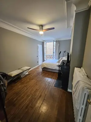 Un ou plusieurs lits dans un hébergement de l'établissement LUXURY APPARTMENT IN 7th DISTRICT WITH TOUR EIFFEL VIEW