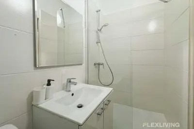 Salle de bains dans l'établissement Flexliving - whole flat - Mesnil