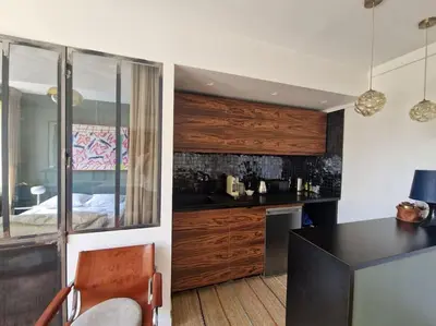 Cuisine ou kitchenette dans l'établissement Luxe parisien, charme 16e - À 2 pas du Trocadéro