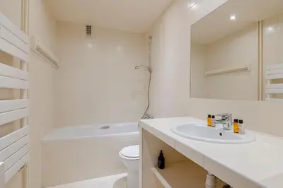Salle de bains dans l'établissement Veeve - The Garden of La Muette