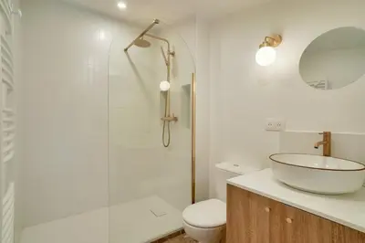 Salle de bains dans l'établissement Belle epoque - Magnifique duplex avec mezzanine pour 4