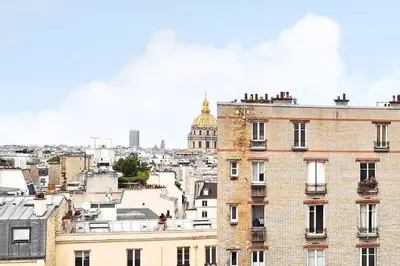Vue générale sur Paris ou vue de la ville depuis l'appartement