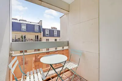 Balcon ou terrasse dans l'établissement Bel appartement design proche Gare de Lyon, balcon